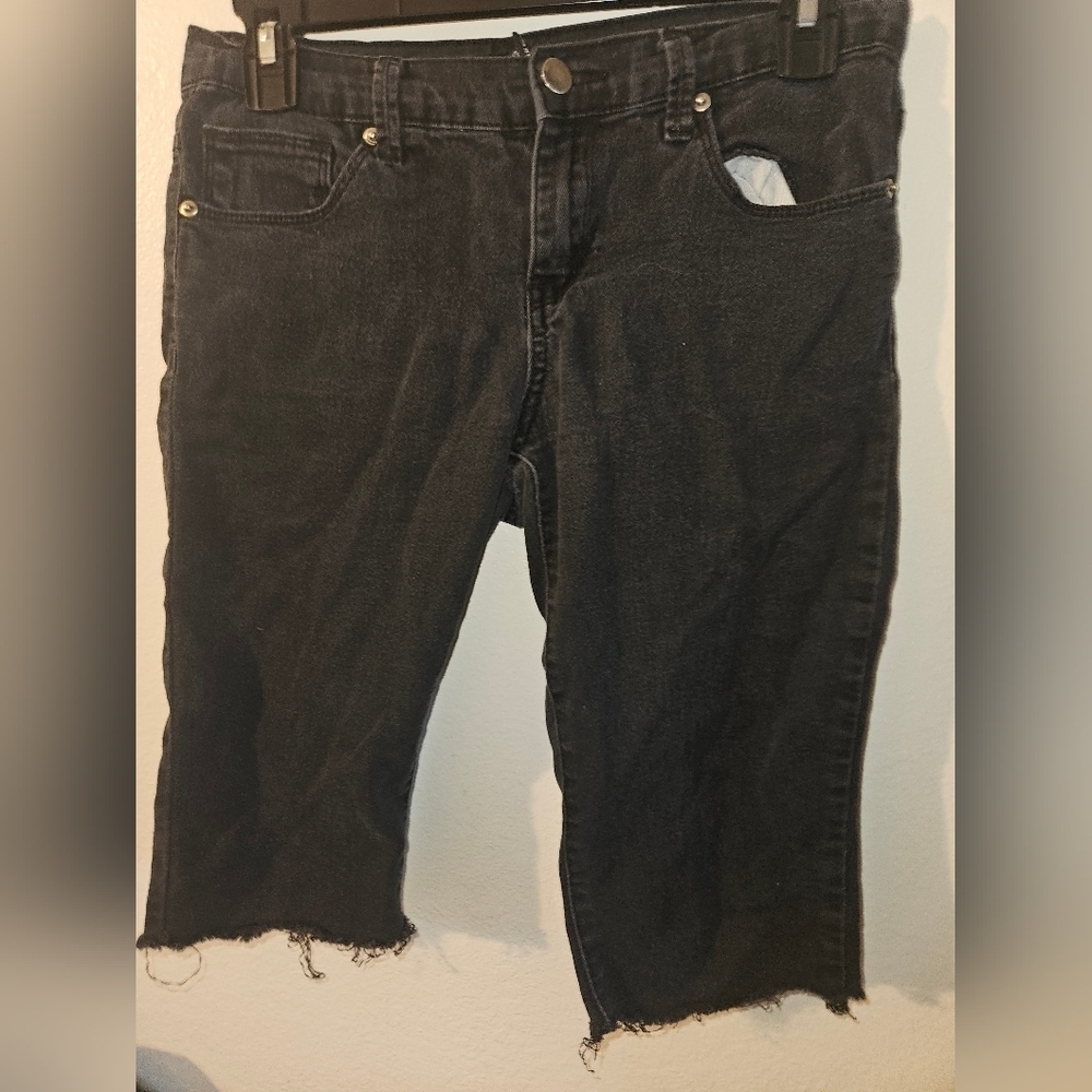 Forever 21 Womans Black Bermuda Shorts Size 27